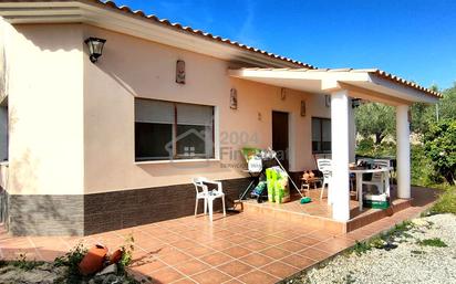 Vista exterior de Casa o xalet en venda en Relleu amb Aire condicionat, Jardí privat i Terrassa