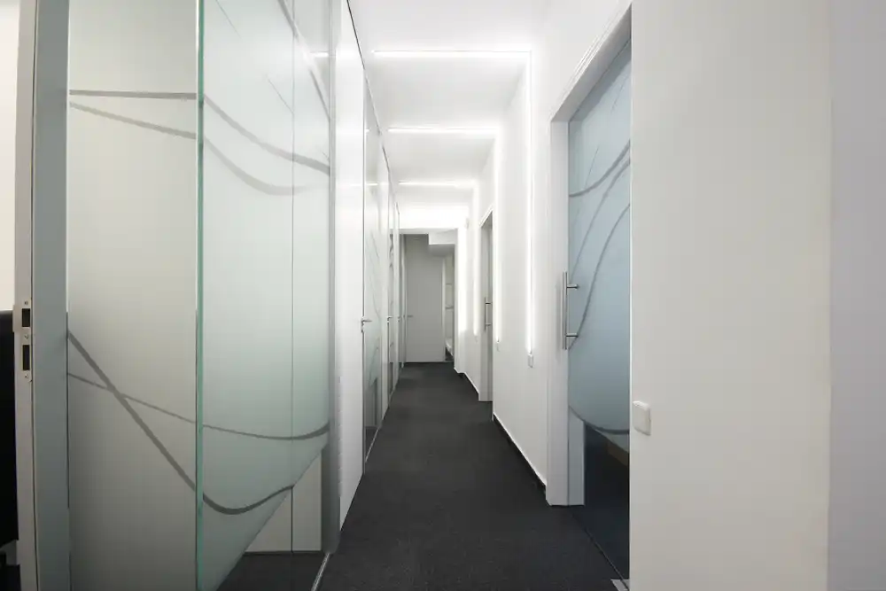 Büro zur Miete in Madrid mit Klimaanlage, Heizung und Möbliert