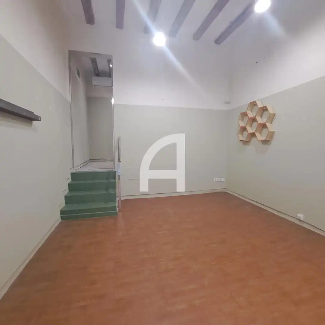 Locale commerciale in affitto a Major, imagen 4