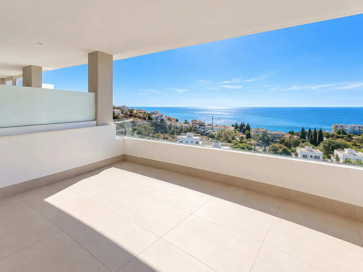 Penthouse with pool for sale in Torrequebrada