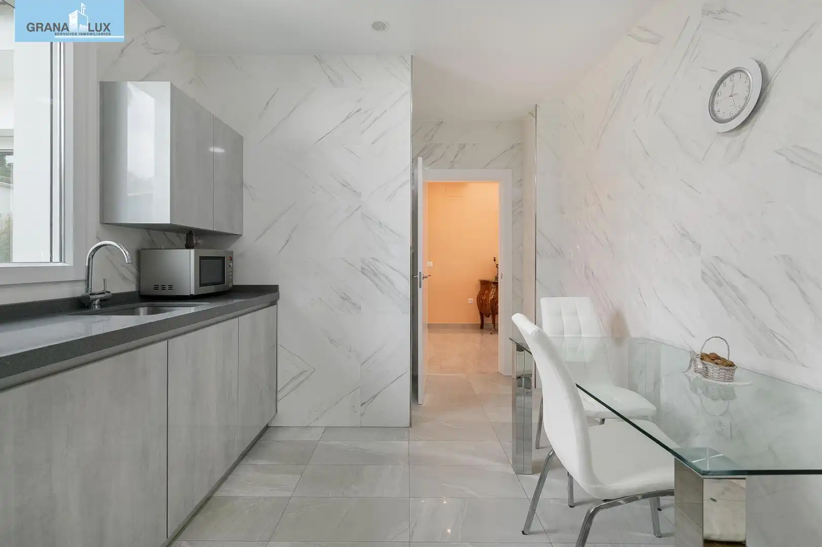 Cocina de Casa o chalet en venta en Churriana de la Vega con Aire acondicionado, Jardín privado y Piscina