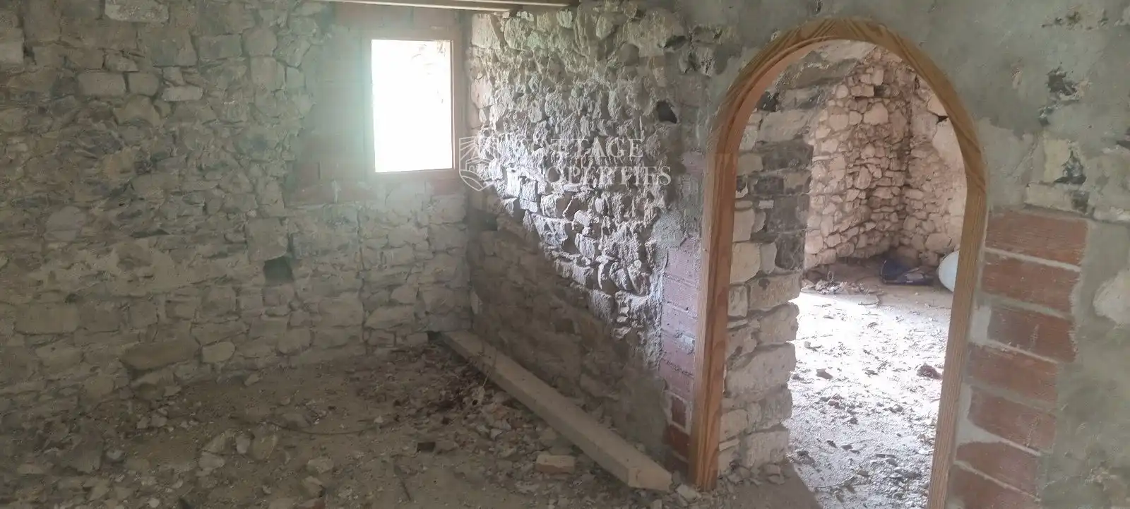Finca rústica en venda en Montagut i Oix