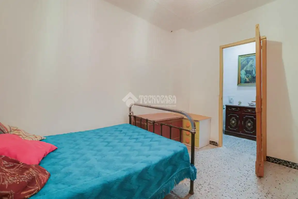 Habitación de Casa adosada en venta en Terrassa
