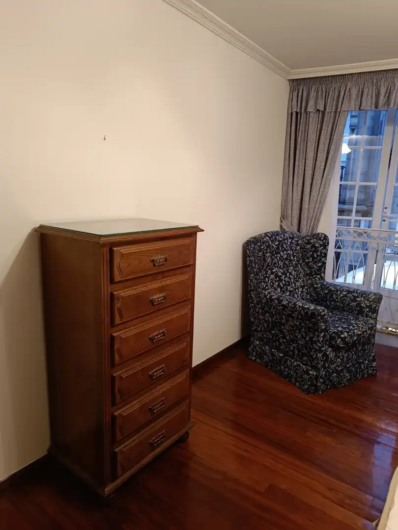 Habitación de Piso en venta en Santiago de Compostela  con Calefacción, Amueblado y Balcón