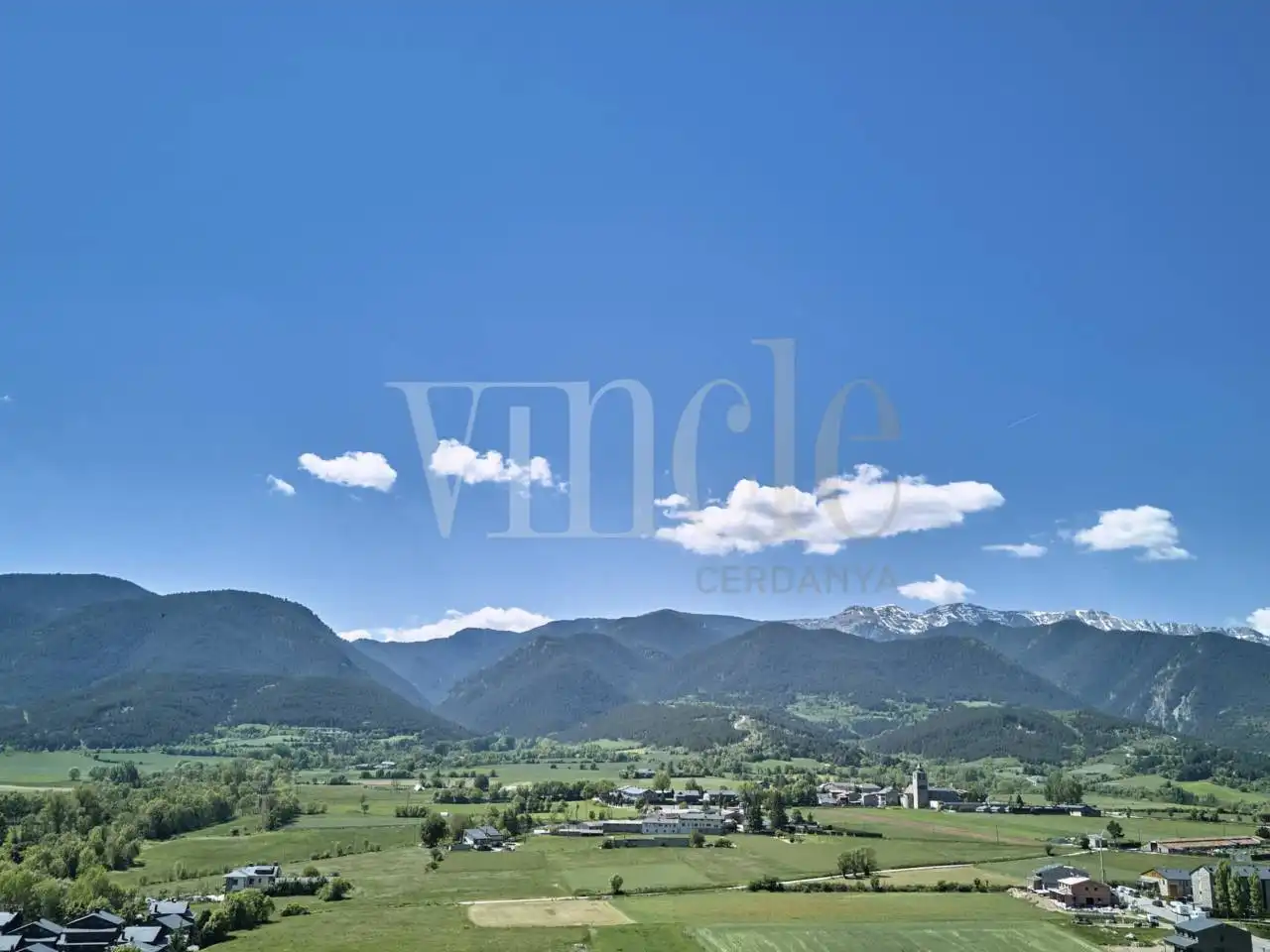 Casa adosada en venda en Bellver de Cerdanya amb Calefacció, Parquet i Terrassa