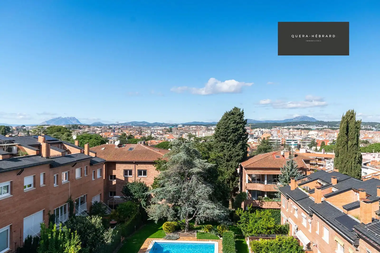 Jardín de Casa adosada en venta en Sant Cugat del Vallès con Calefacción, Parquet y Terraza