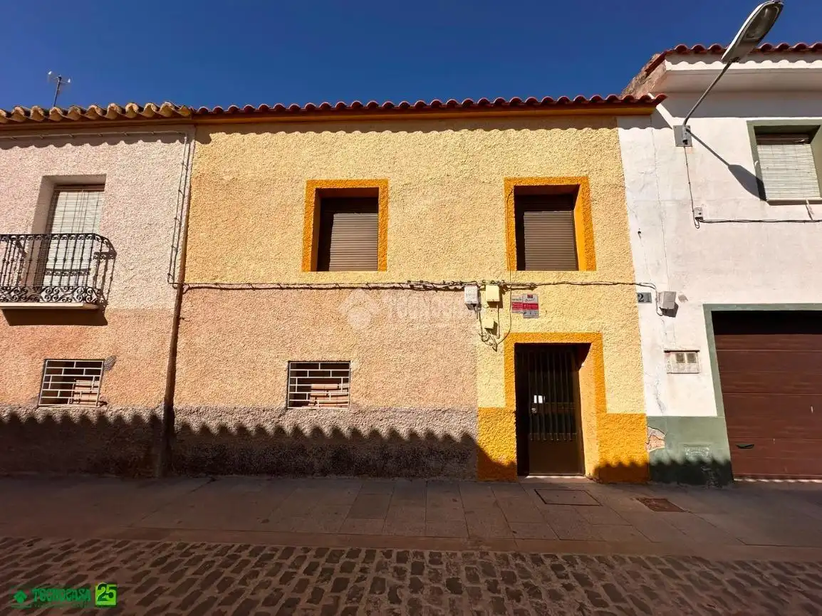 Vista exterior de Pis en venda en Manzanares amb Balcó