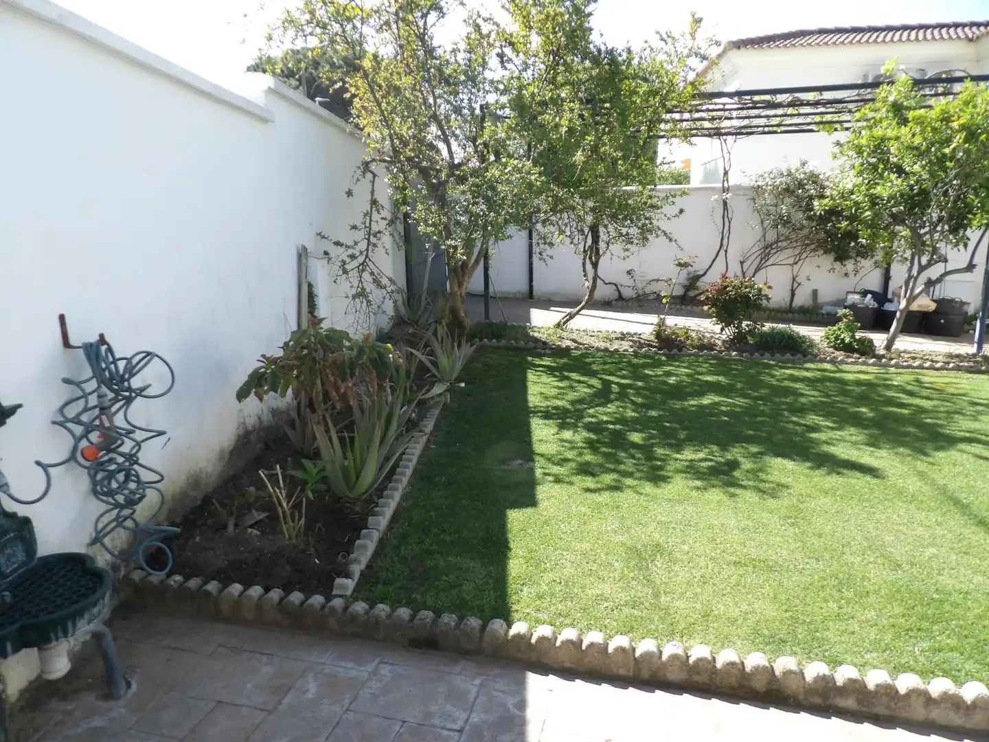Garden of Houses for sale in Algeciras  with Air Conditioner, Private garden and Storage room