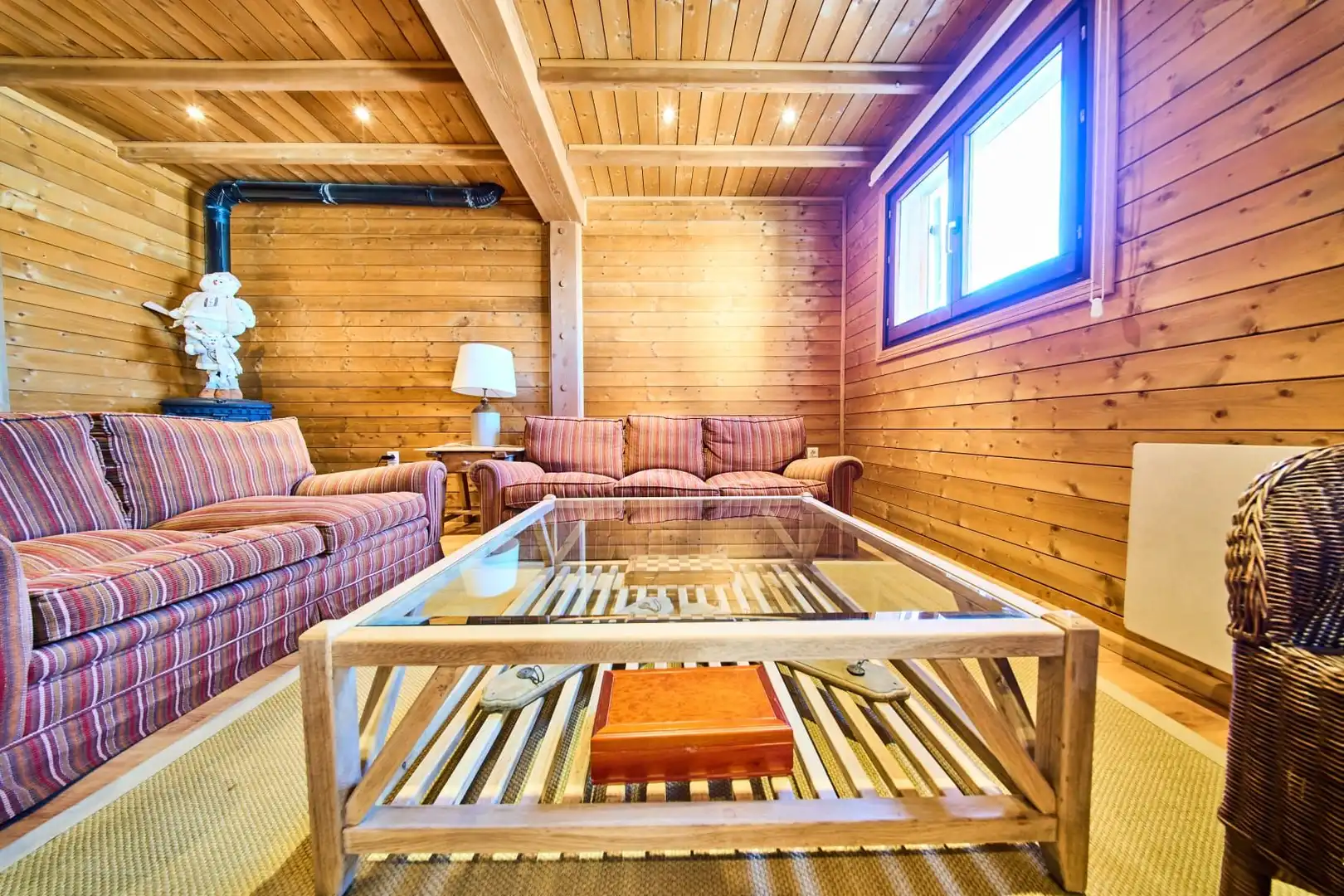 Sala d'estar de Casa adosada en venda en Sierra Nevada amb Parquet i Alarma