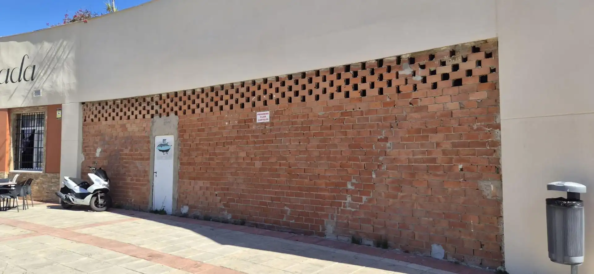 Vista exterior de Local en venta en Puerto Real