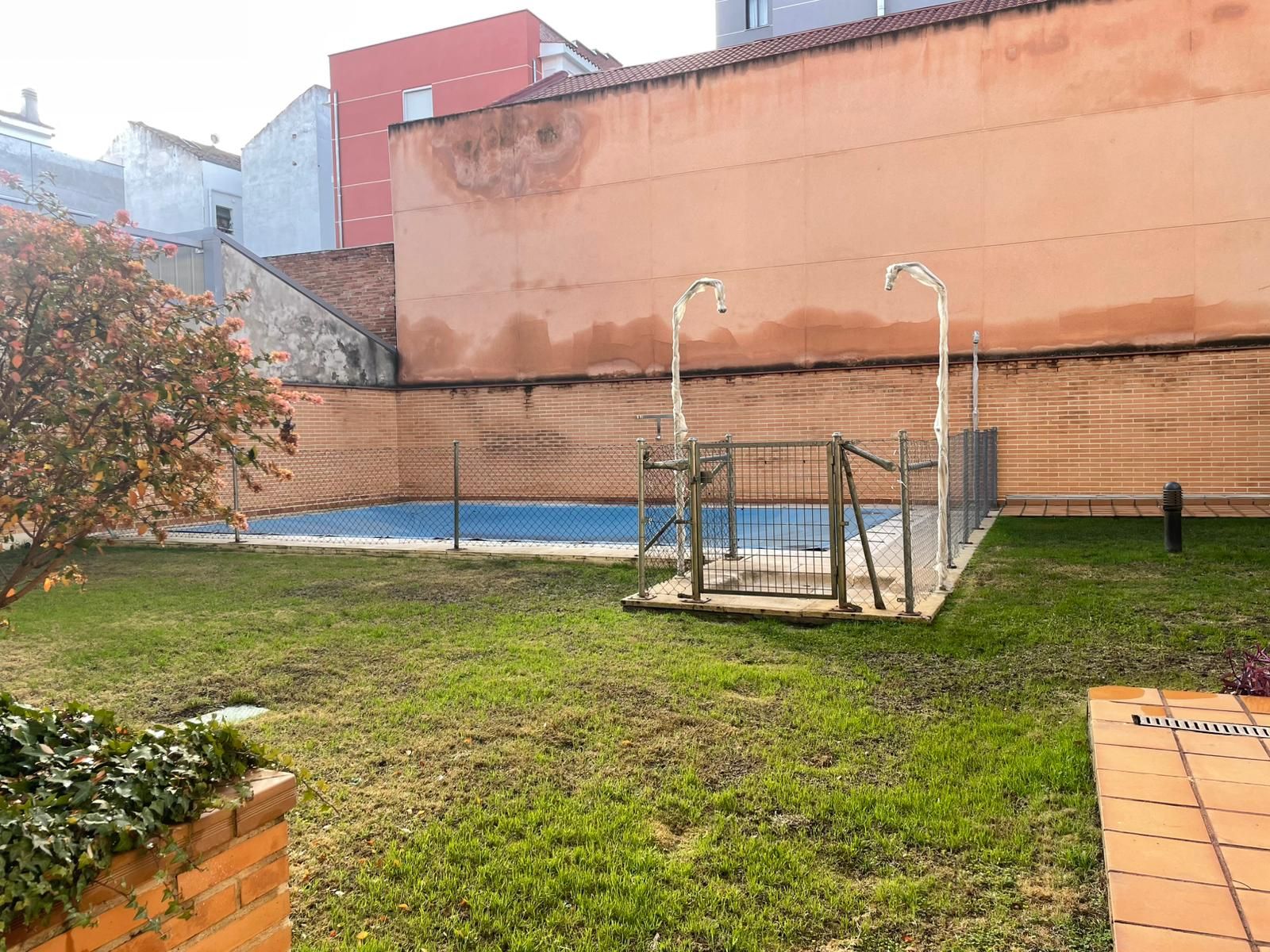 Piscina de Pis de lloguer en  Madrid Capital amb Aire condicionat, Calefacció i Jardí privat