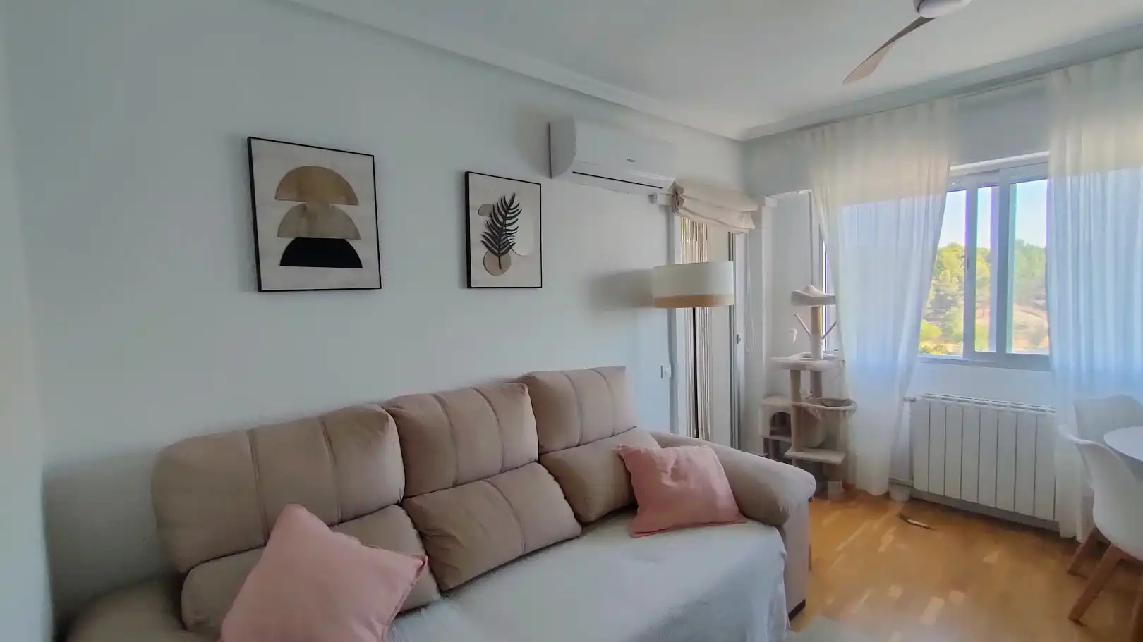 Wohnzimmer von Wohnung zum Verkauf in Coslada mit Klimaanlage, Heizung und Parkett