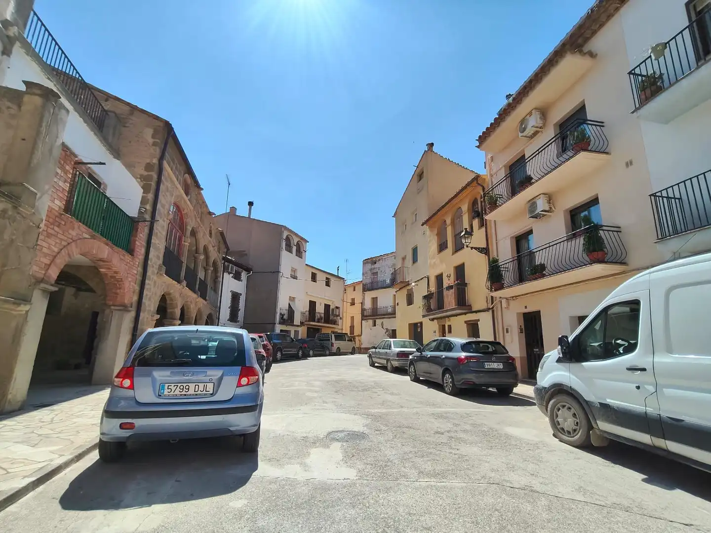 FINCAS INES VENDE CASA DIVIDIDA EN DOS VIVIENDAS CON UN GARAJE DE 150M2. IDEAL 2 FAMILIAS., imatge 3