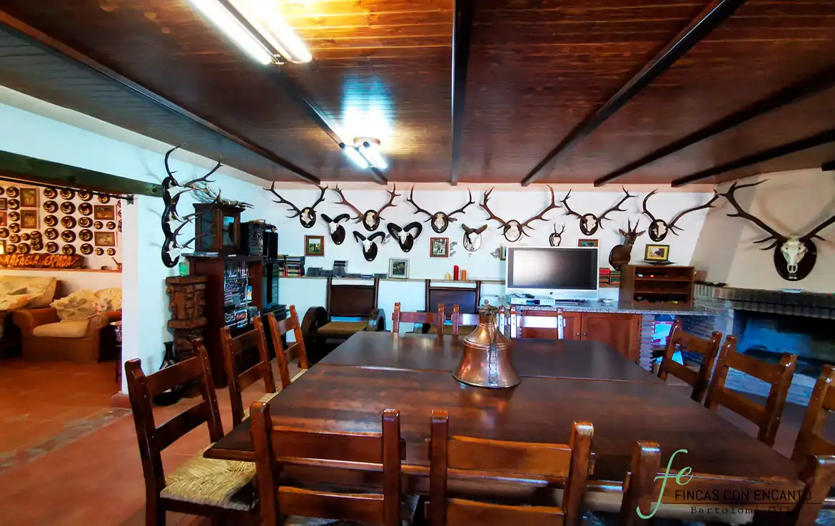 Esszimmer von Country house zum Verkauf in Espiel mit Privatgarten, Terrasse und Abstellraum