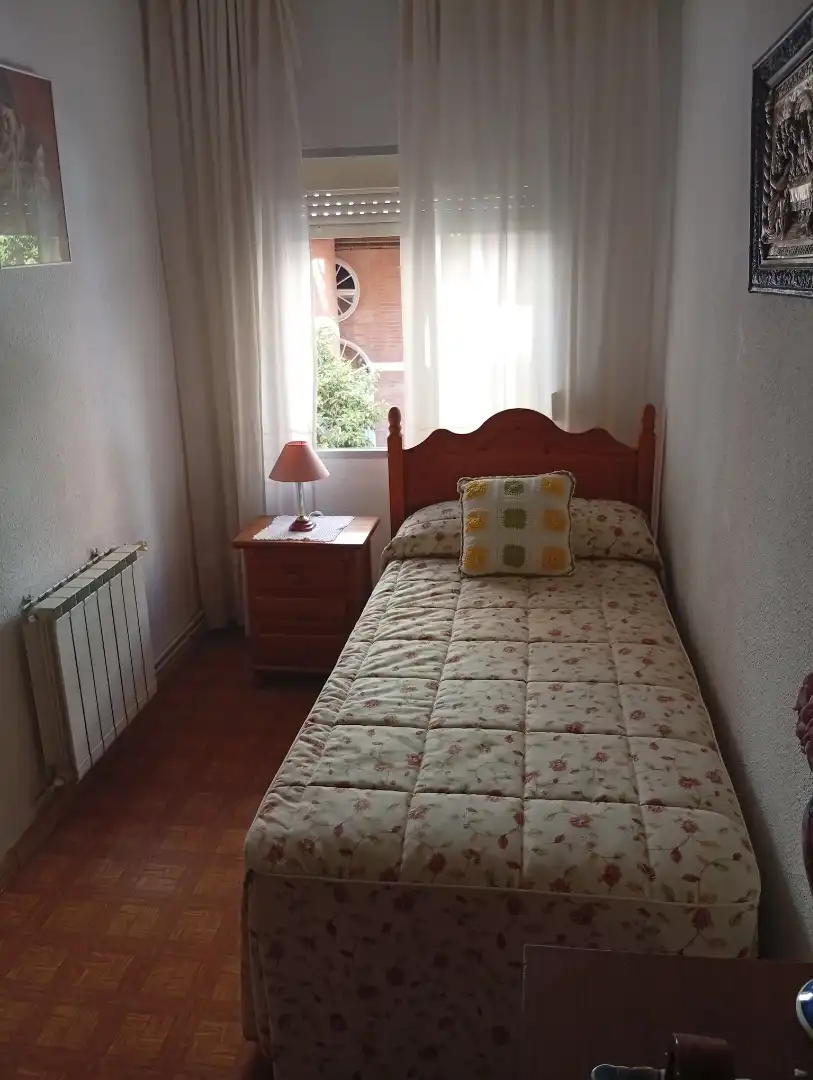 Habitación de Piso en venta en Madrid con Calefacción, Terraza y Amueblado