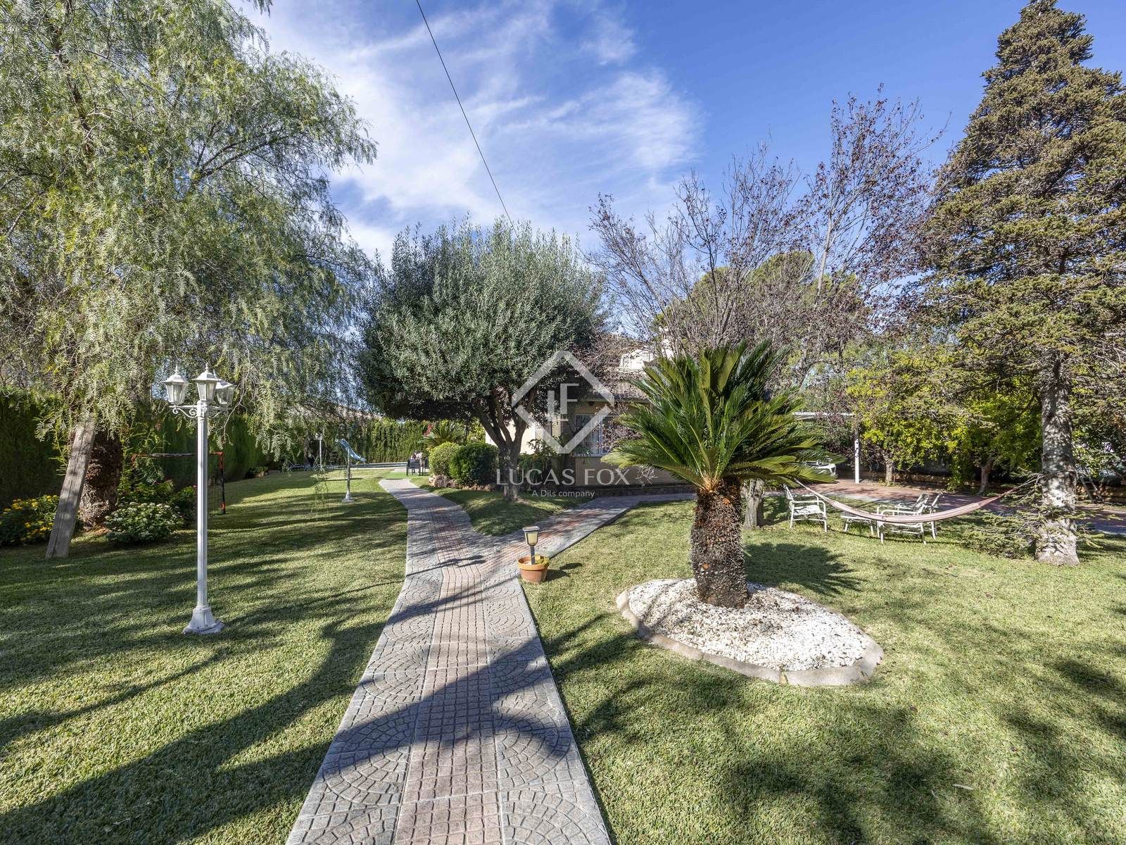 Jardí de Casa o xalet en venda en Chiva amb Aire condicionat, Calefacció i Jardí privat