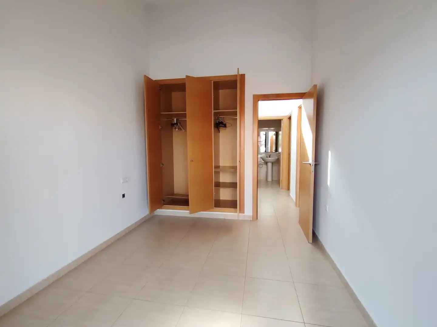 Schlafzimmer von Einfamilien-Reihenhaus zum Verkauf in Oropesa del Mar / Orpesa mit Terrasse, Abstellraum und Ofen