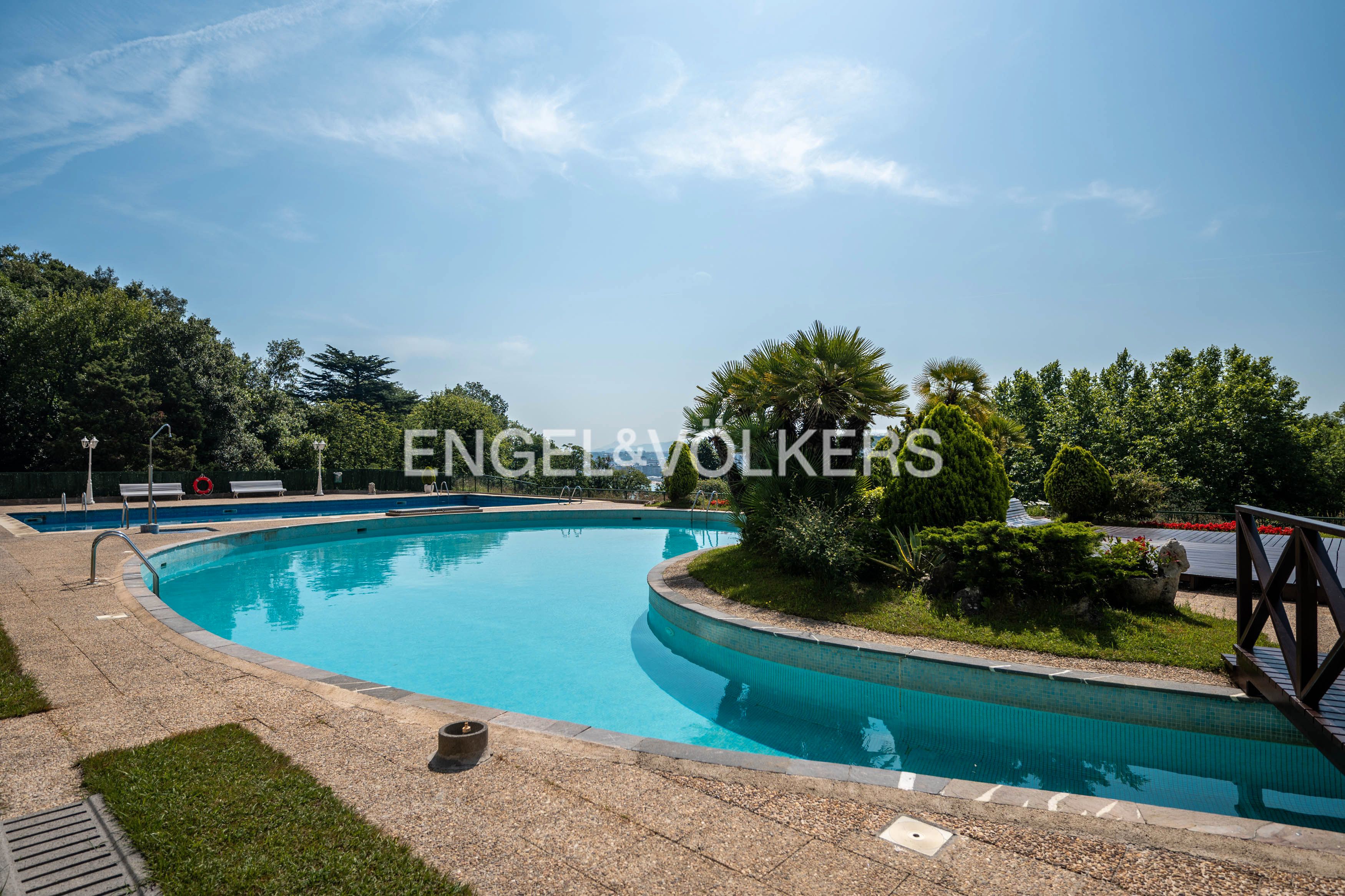 Swimming pool of Apartment for sale in Donostia - San Sebastián   with Heating, Private garden and Terrace