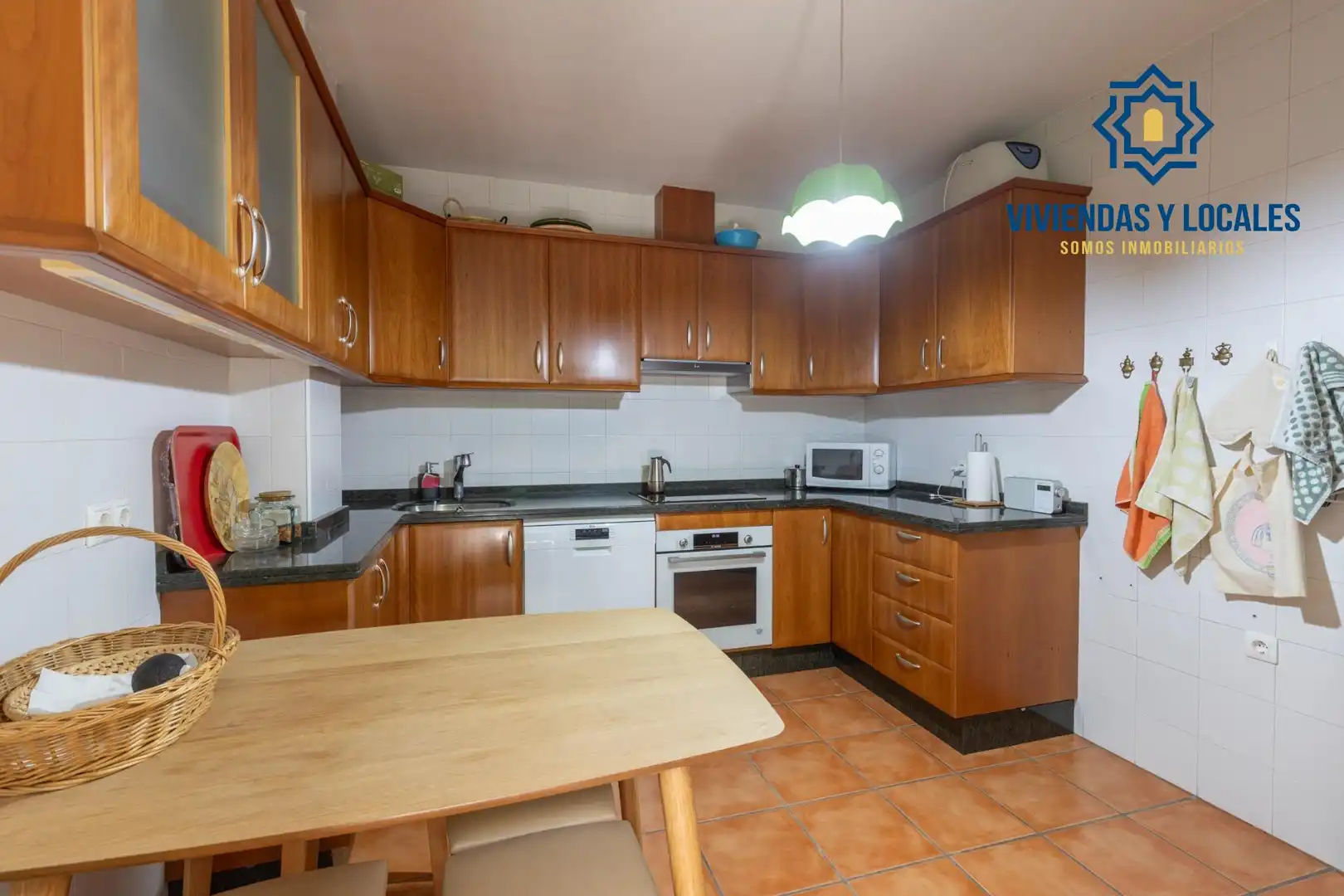 Cocina de Casa o chalet en venta en La Zubia con Aire acondicionado, Calefacción y Jardín privado