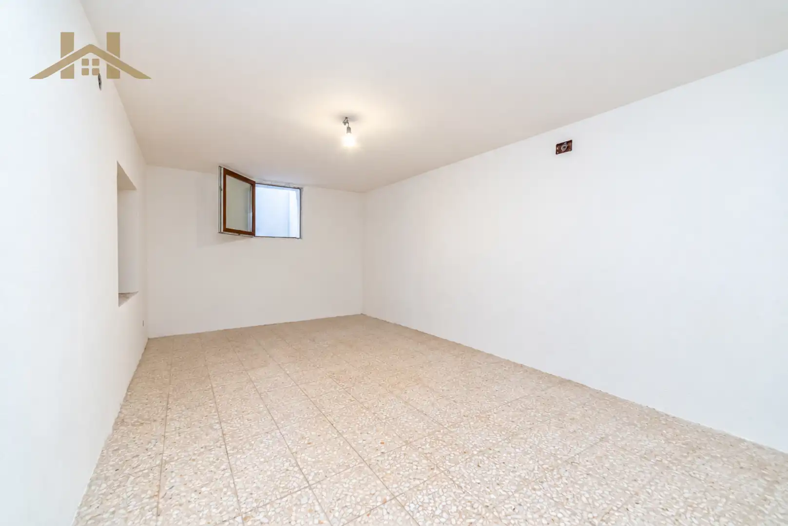 Casa aparellada amb terrassa en venda a Calle de Mercedes de la Cadiniere, imagen 29