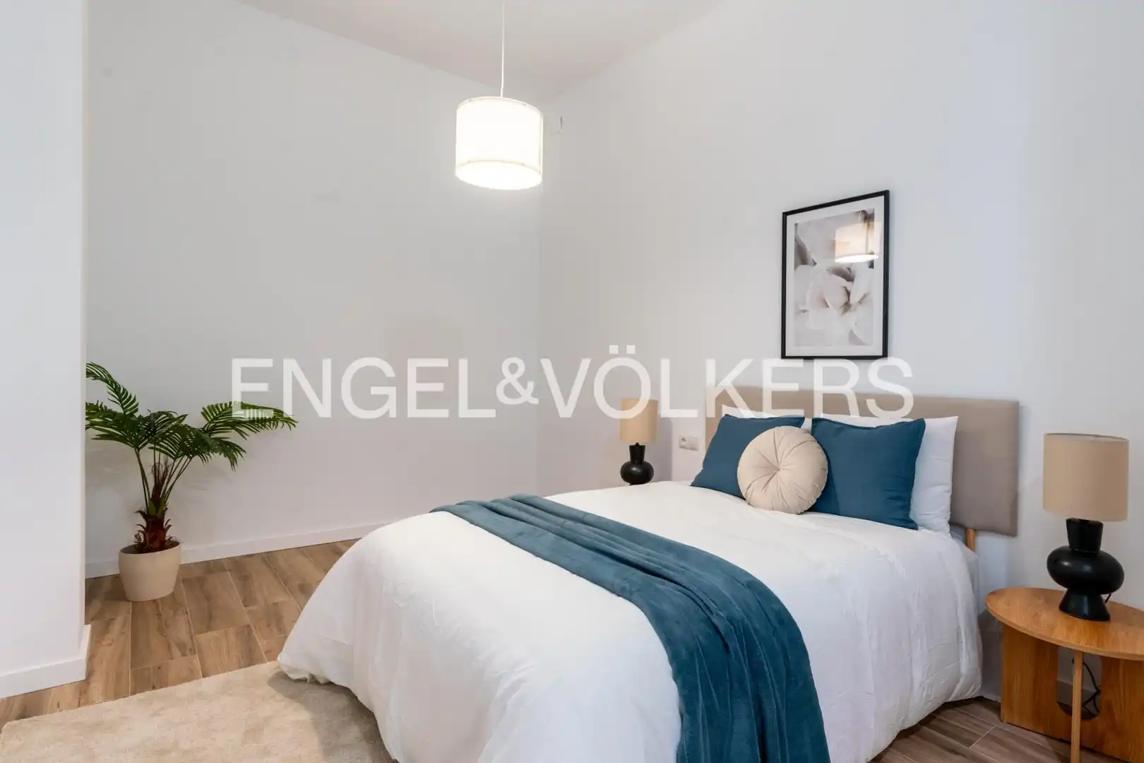 Bedroom of Flat for sale in Sevilla  with Air Conditioner, Heating and Balcony
