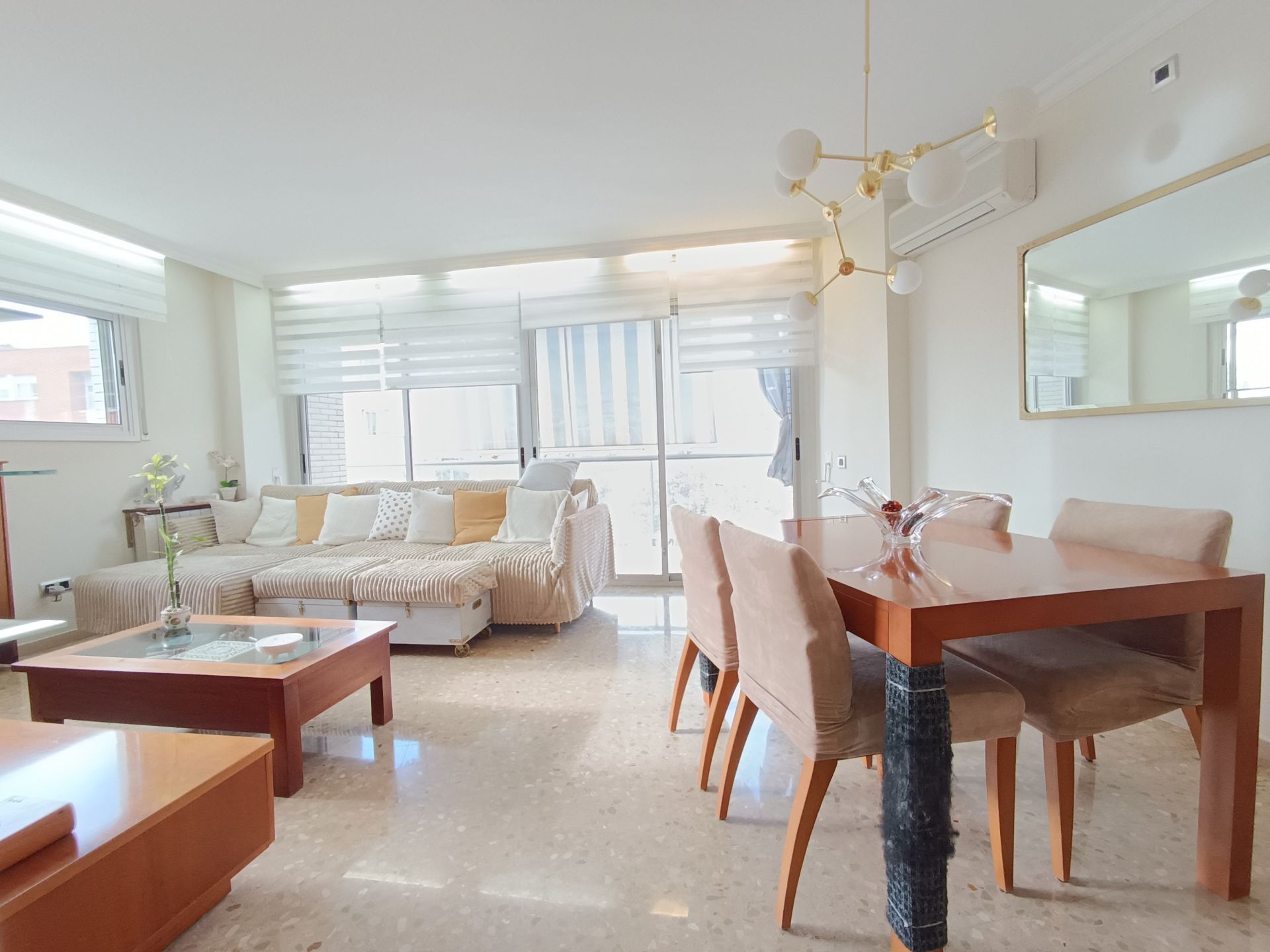 Sala d'estar de Àtic en venda en Badalona amb Aire condicionat, Calefacció i Jardí privat