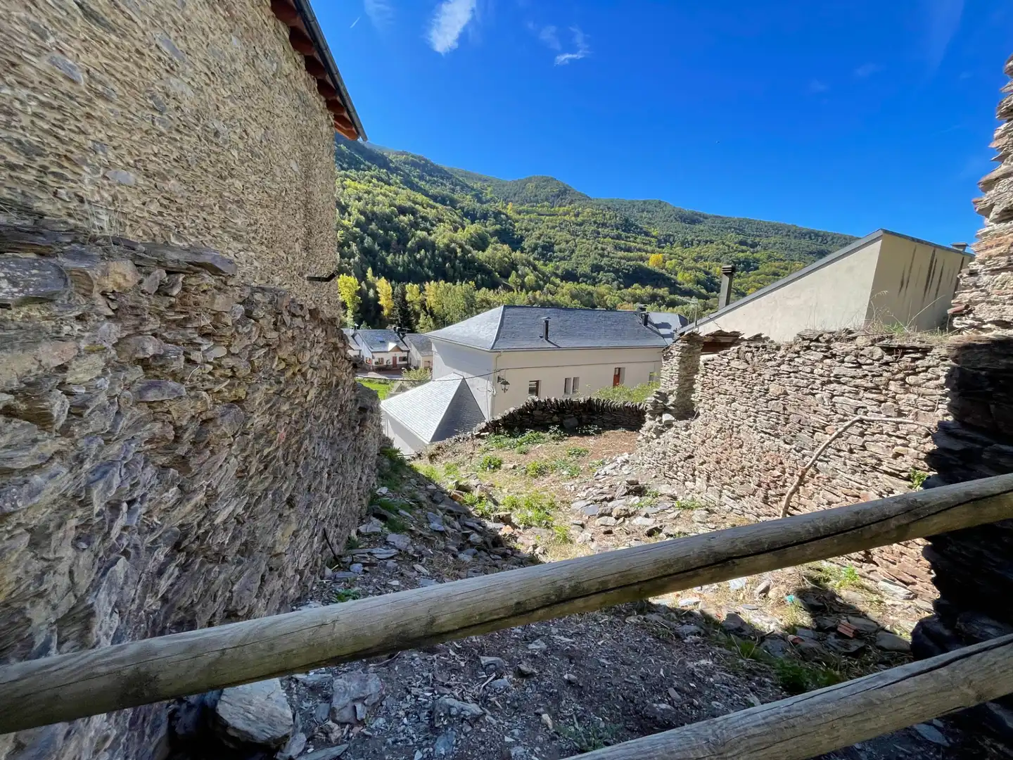 Vista exterior de Residencial en venda en Alins, Lleida