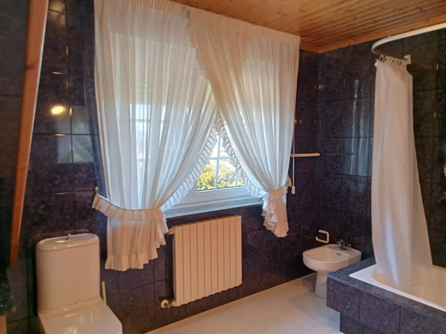 Baño de Casa o chalet en venta en Vilagarcía de Arousa con Calefacción, Piscina y Balcón