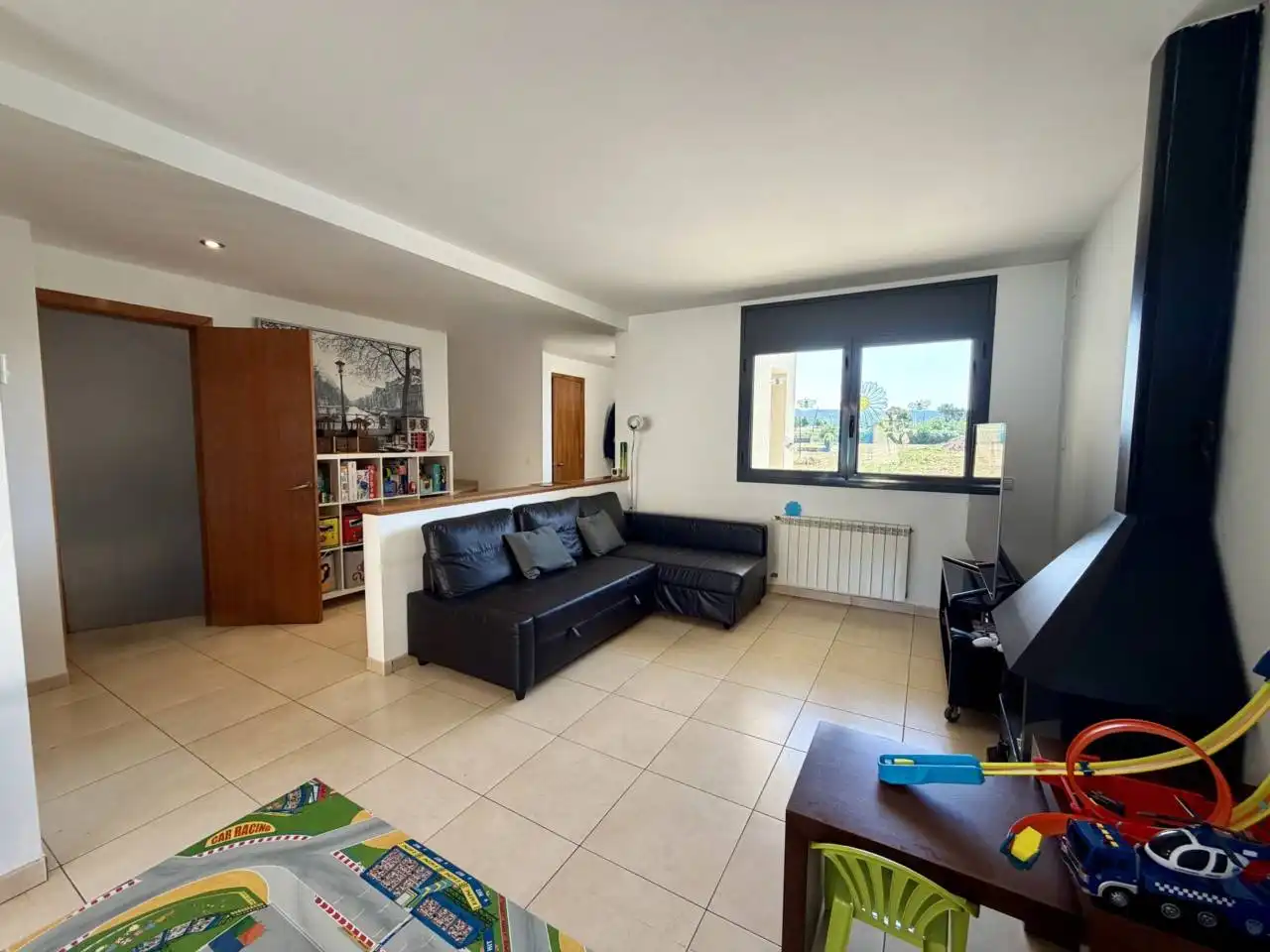 Sala de estar de Casa adosada en venta en Vidreres con Calefacción, Jardín privado y Terraza