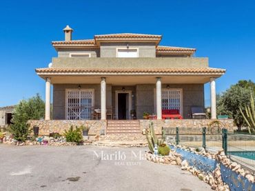 Villa mit Balkon zum Verkauf in Partidas de Alicante