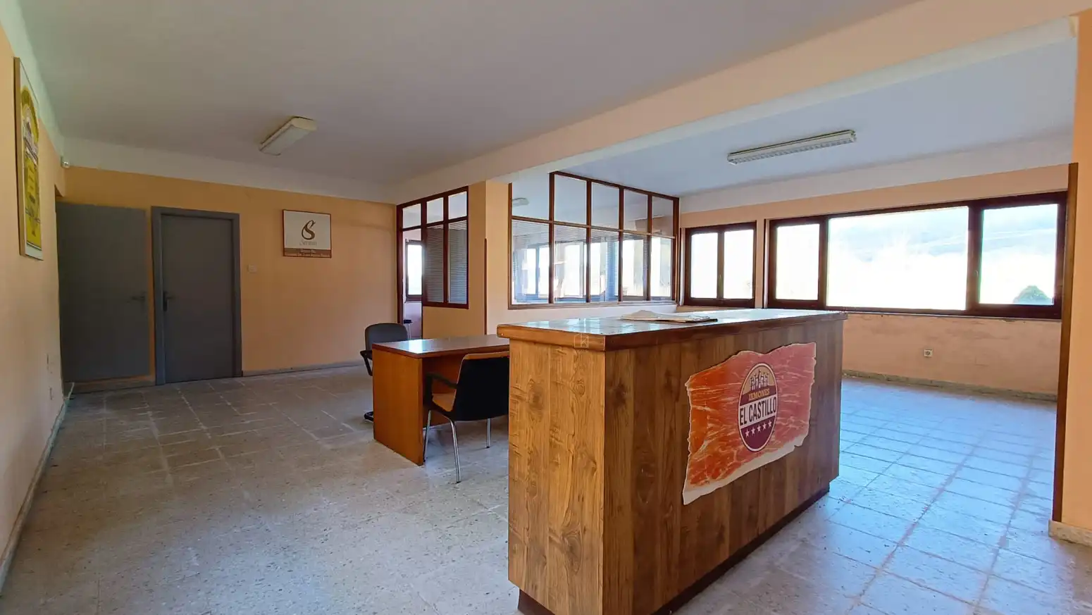 Fabrikhallen zum Verkauf in Tineo