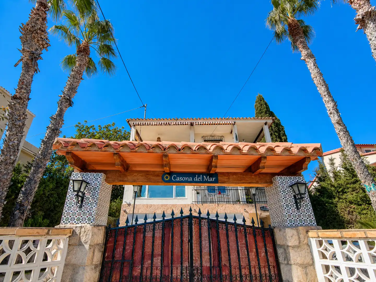 Vista exterior de Casa adosada de lloguer en El Campello amb Aire condicionat, Calefacció i Jardí privat