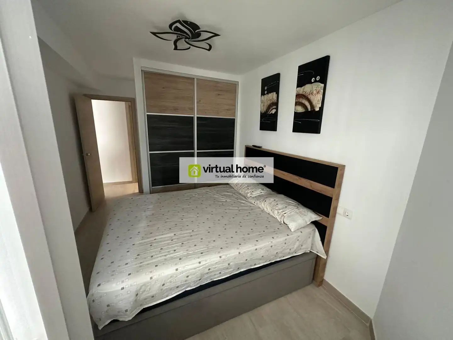 Dormitori de Apartament en venda en Benidorm amb Aire condicionat i Piscina comunitària