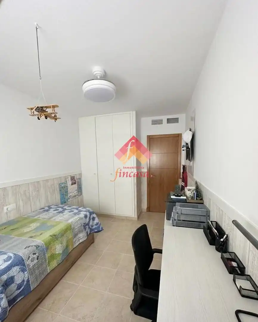 Dormitori de Pis en venda en Ronda amb Aire condicionat, Calefacció i Terrassa