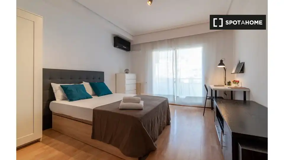 Habitación de Piso de alquiler en Madrid con Aire acondicionado, Calefacción y Amueblado