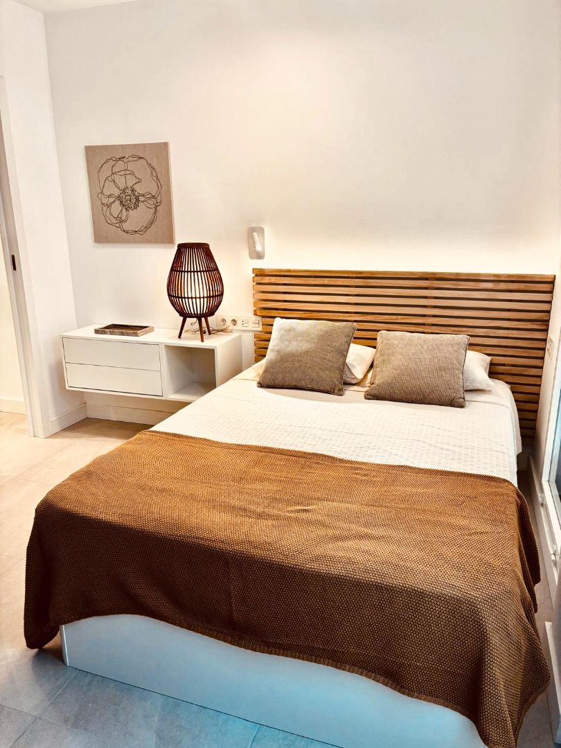 Habitación de Apartamento de alquiler en  Santa Cruz de Tenerife Capital con Aire acondicionado, Amueblado y Lavadora