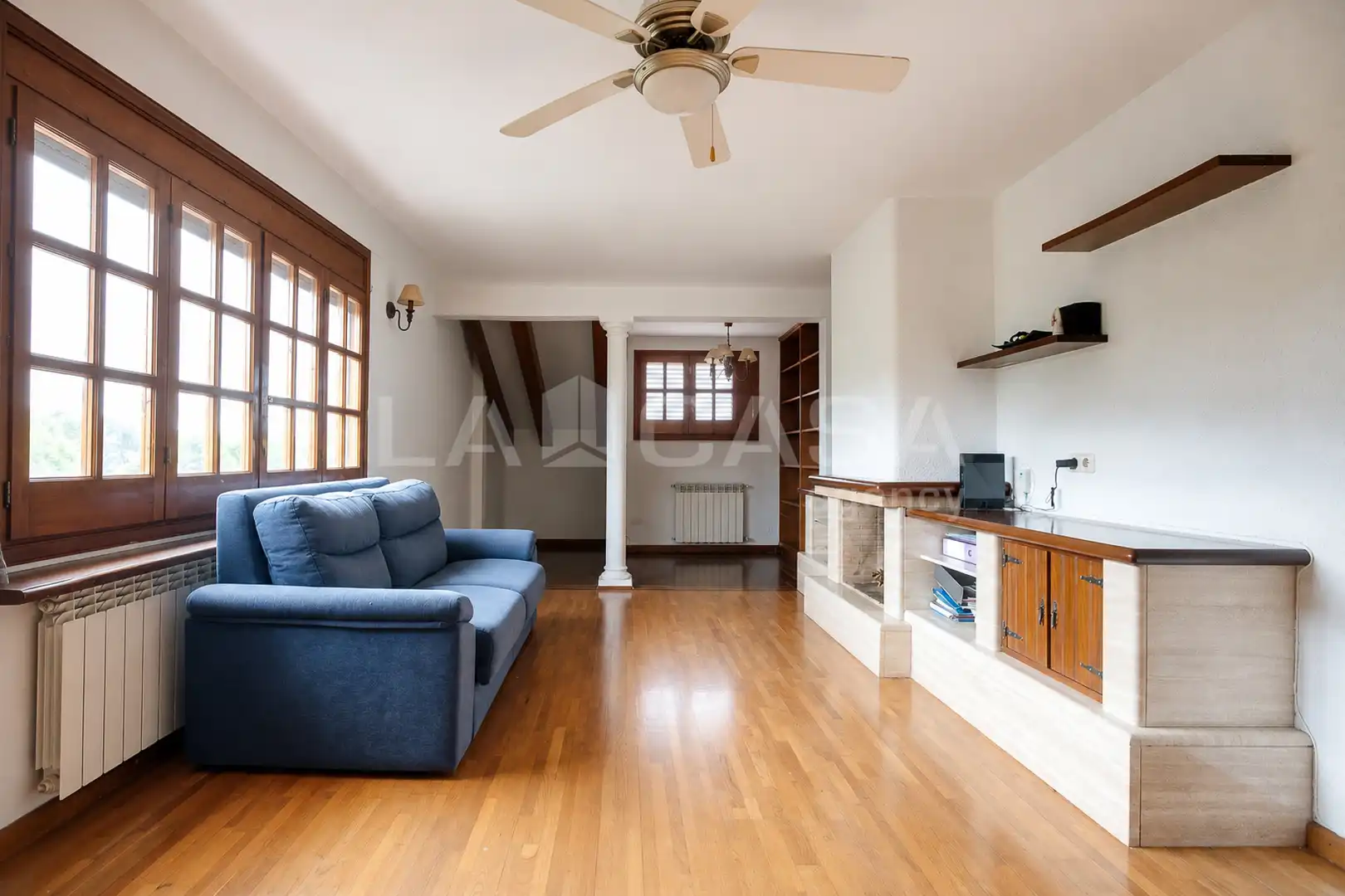 Sala d'estar de Casa o xalet en venda en Lliçà d'Amunt amb Calefacció, Terrassa i Balcó