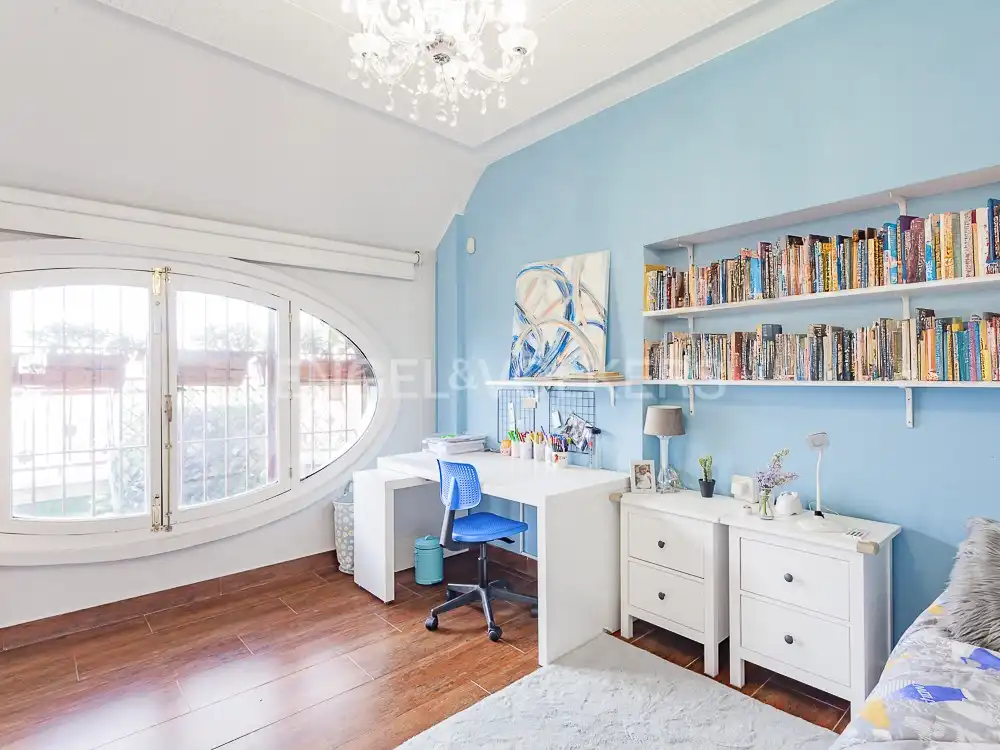 Schlafzimmer von Dachboden zum Verkauf in Barcelona mit Klimaanlage, Heizung und Terrasse