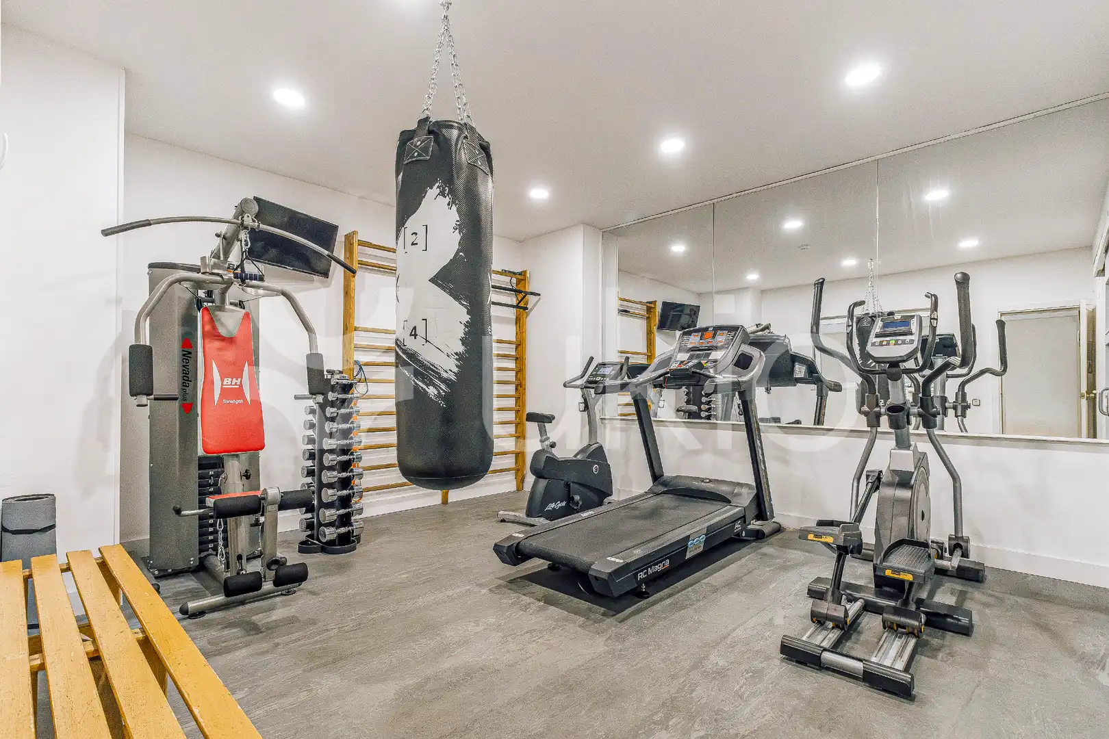 Flat for rent in Madrid  with Air Conditioner, Heating and Furnished