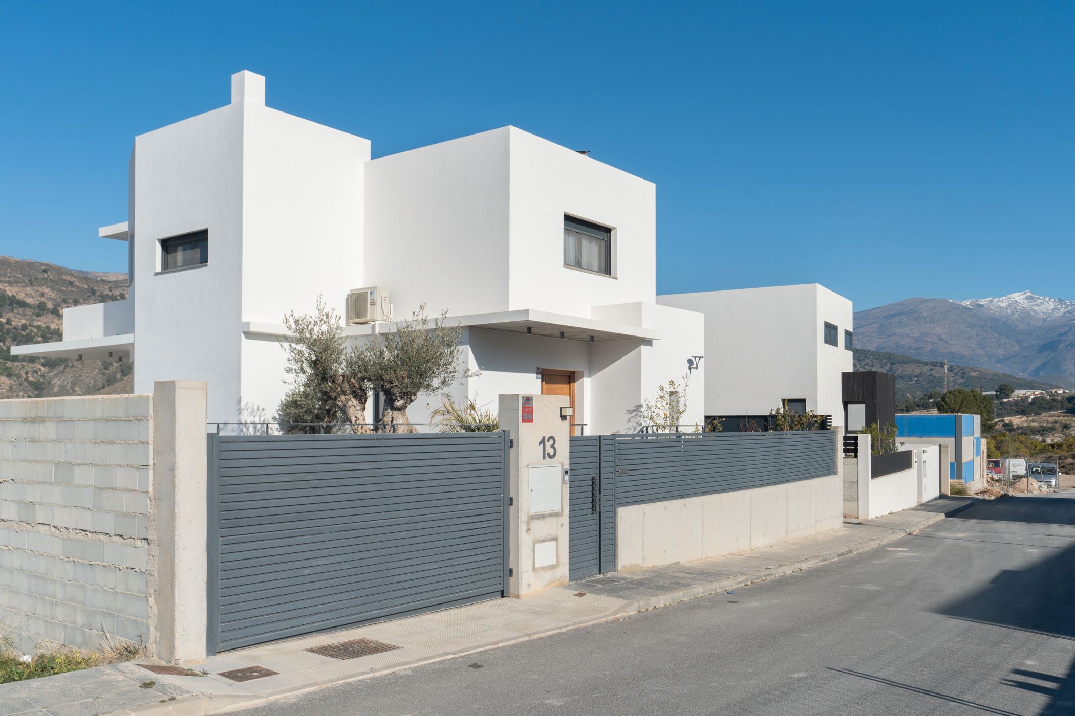Exterior view of Single-family semi-detached for sale in Vélez de Benaudalla  with Heating, Balcony and Community pool