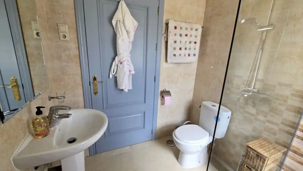 Badezimmer von Wohnungen zum Verkauf in Mijas mit Klimaanlage, Terrasse und Schwimmbad