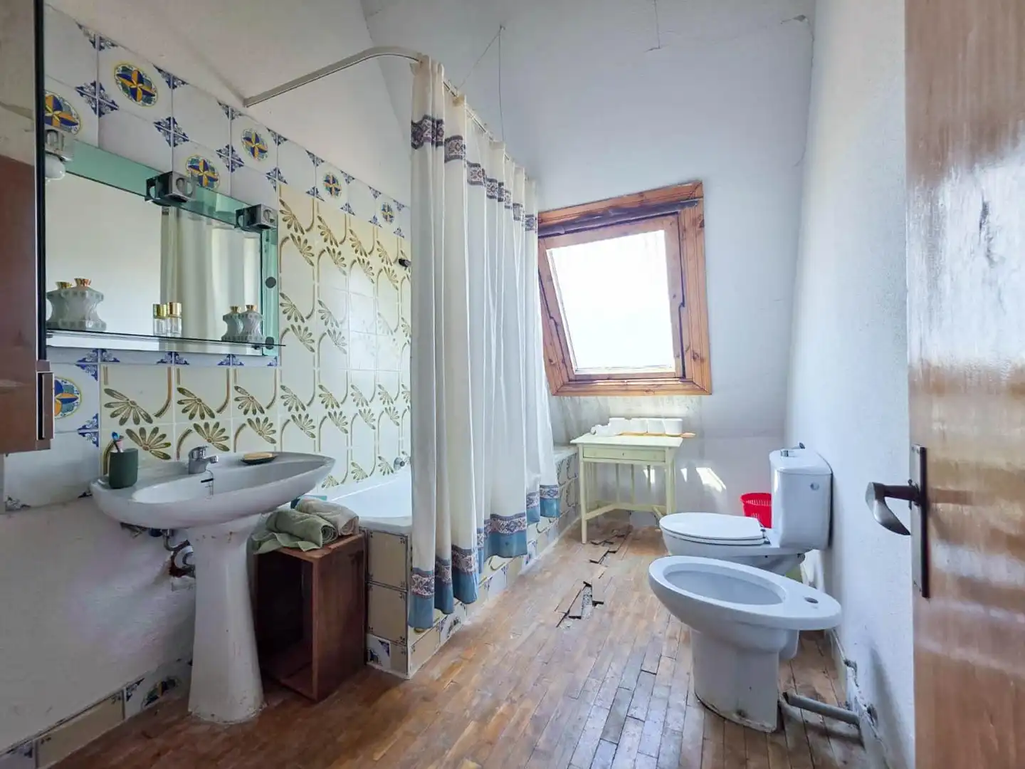 Bathroom of Houses for sale in Valdenuño Fernández