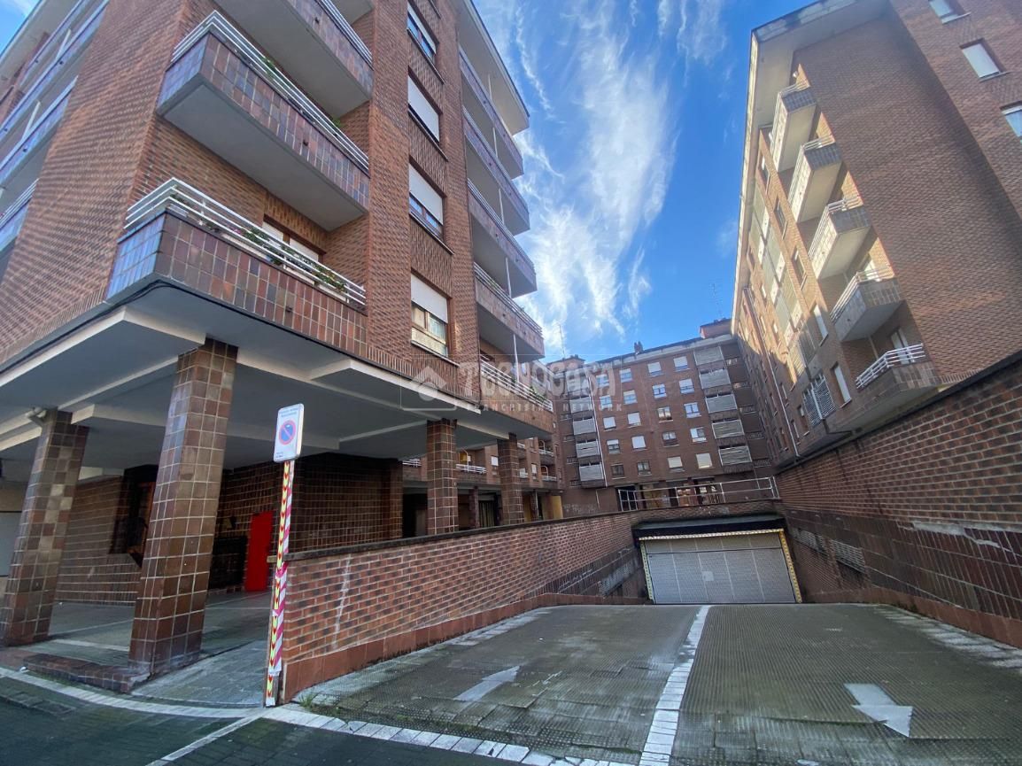 Exterior view of Garage for sale in Arrigorriaga