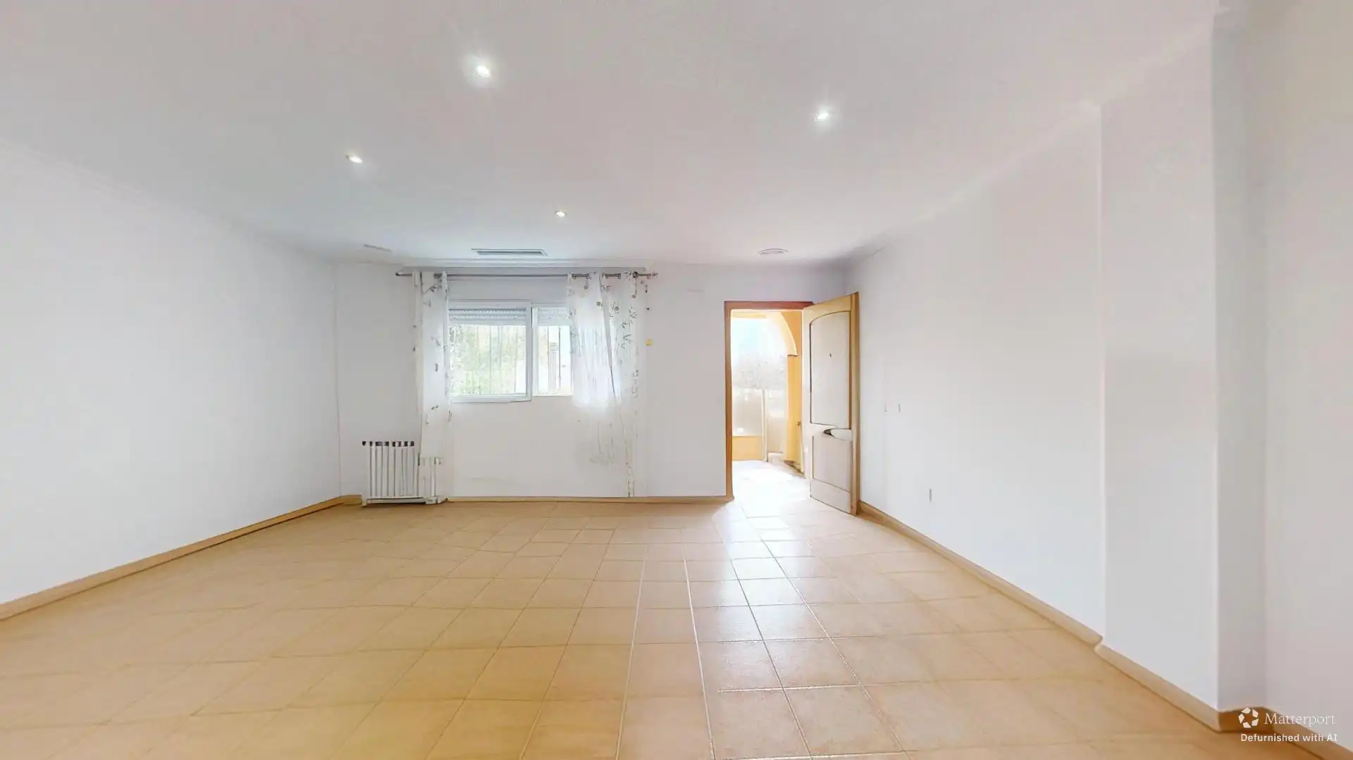 Einfamilien-Reihenhaus zum Verkauf in Elche / Elx mit Privatgarten, Terrasse und Gemeinschaftspool