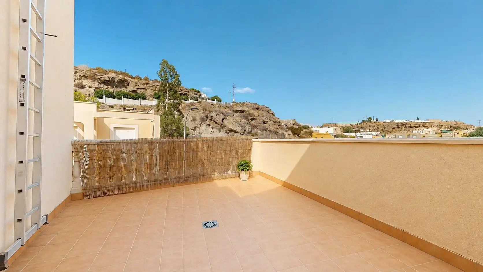 Terrassa de Casa o xalet en venda en Rioja