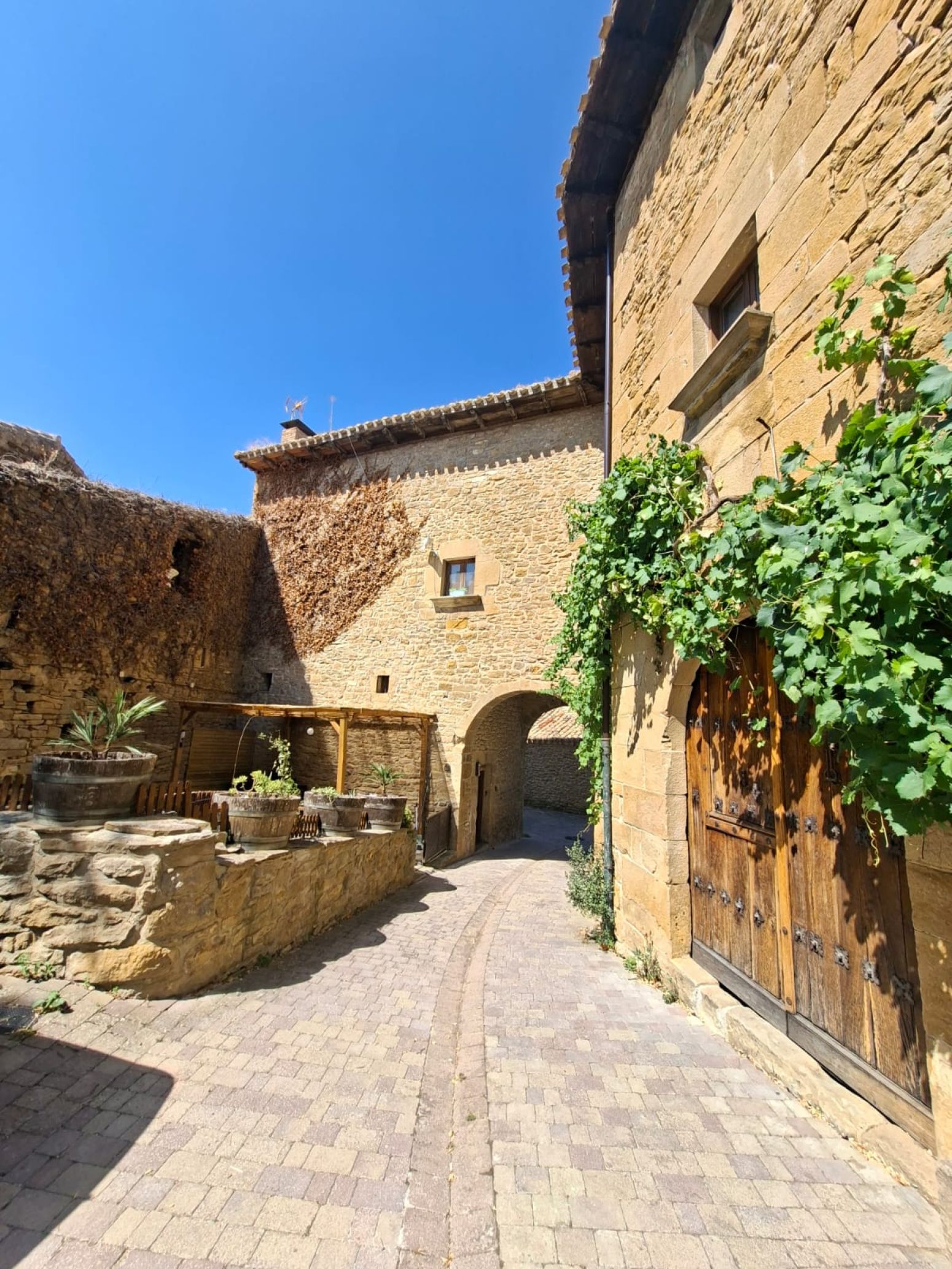 Vista exterior de Casa o xalet en venda en Leoz / Leotz amb Calefacció, Terrassa i Balcó