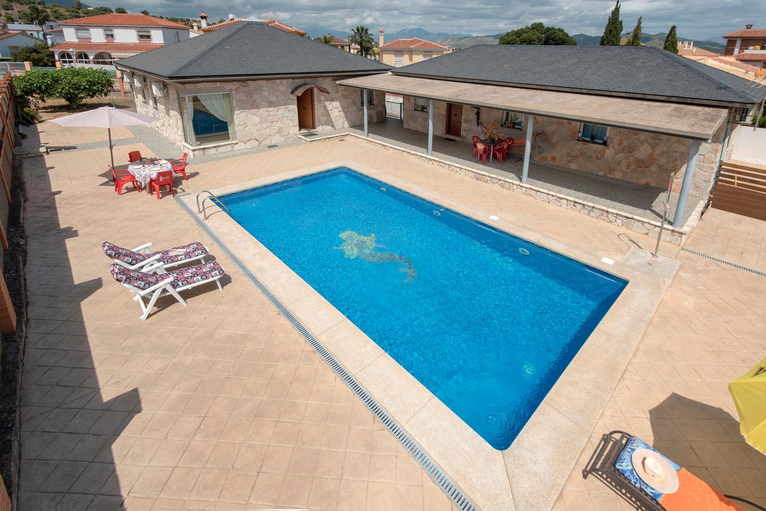 Piscina de Casa o xalet en venda en Alhaurín de la Torre amb Aire condicionat, Jardí privat i Terrassa