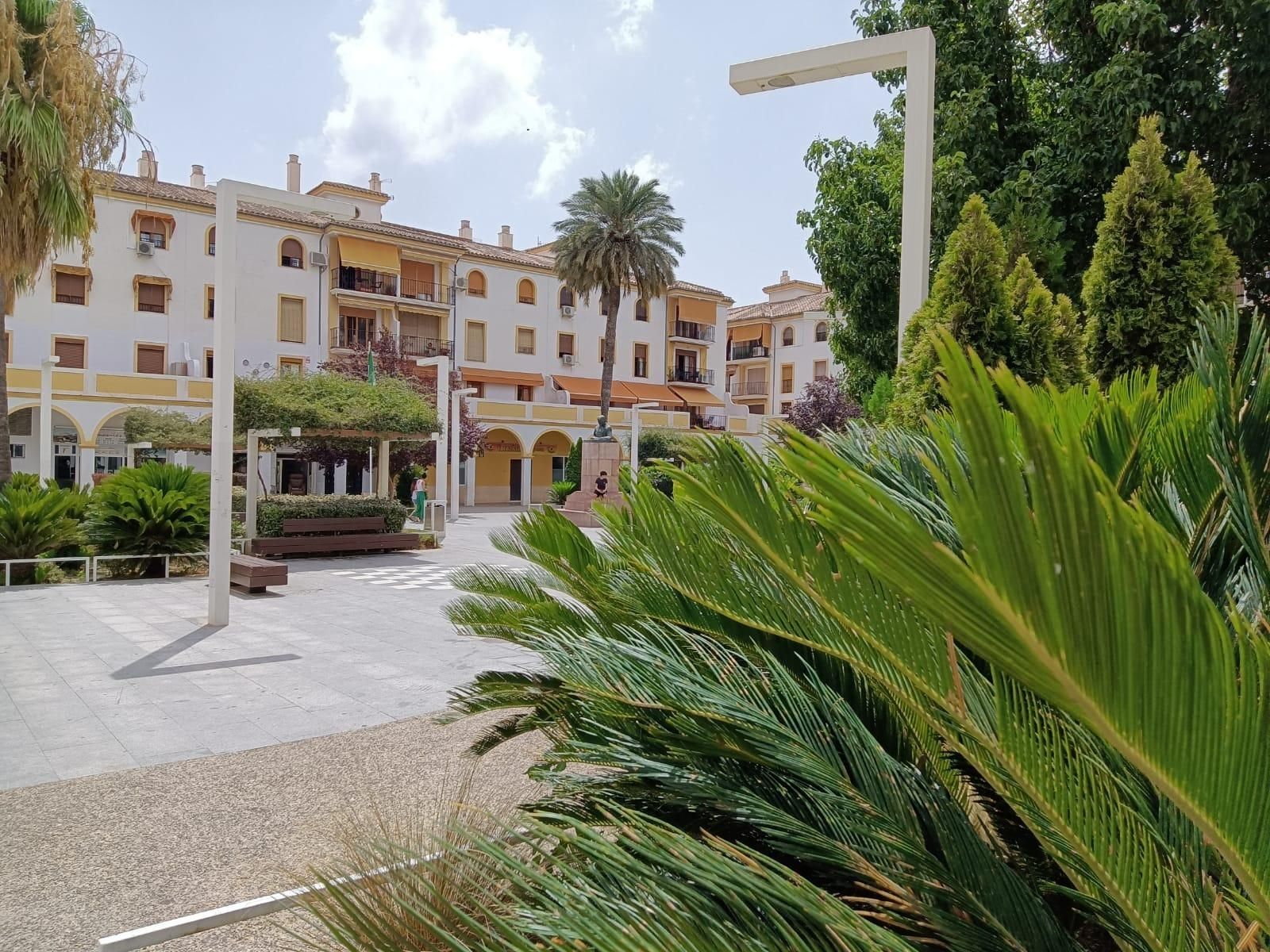 Vista exterior de Pis en venda en Antequera amb Parquet i Balcó