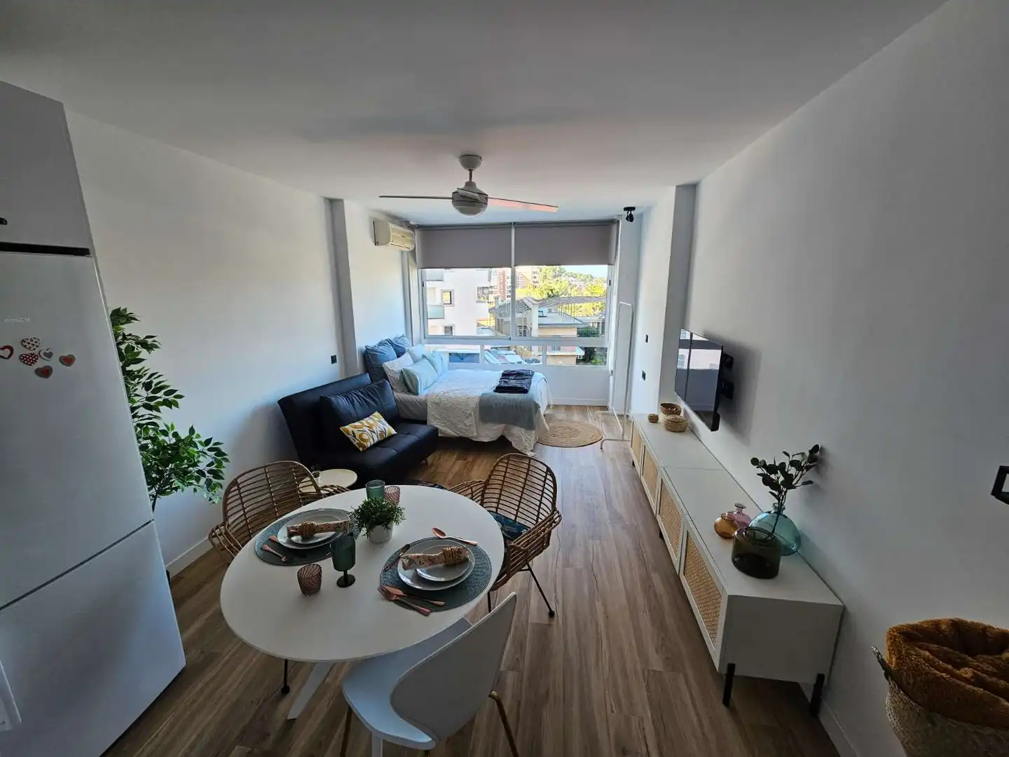 Sala d'estar de Estudi de lloguer en Torremolinos amb Aire condicionat, Calefacció i Terrassa