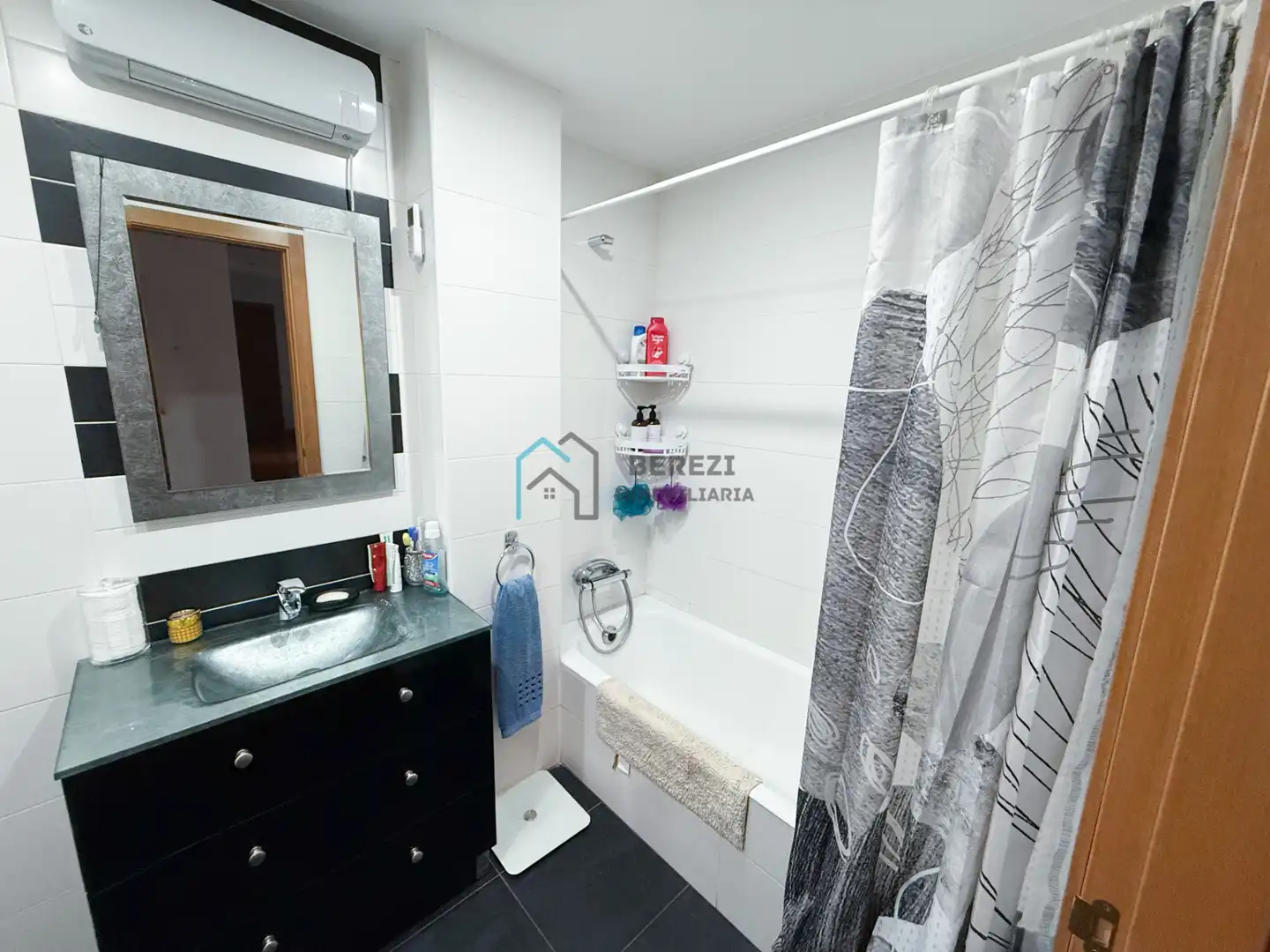 Baño de Piso en venta en Bermeo con Calefacción, Trastero y Amueblado